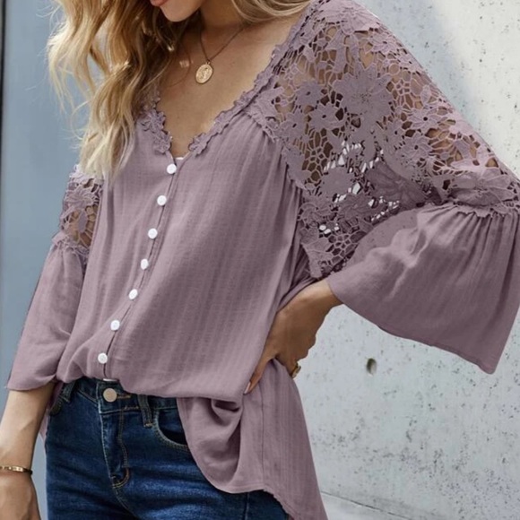 Beautiful woman blouse lace button front - Picture 2 of 7